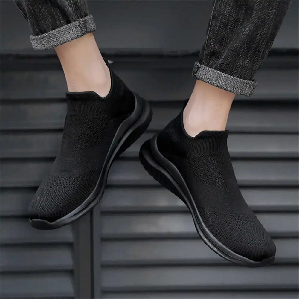 Tech Girl Accessories - Sepatu olahraga pria, krem lembut baru