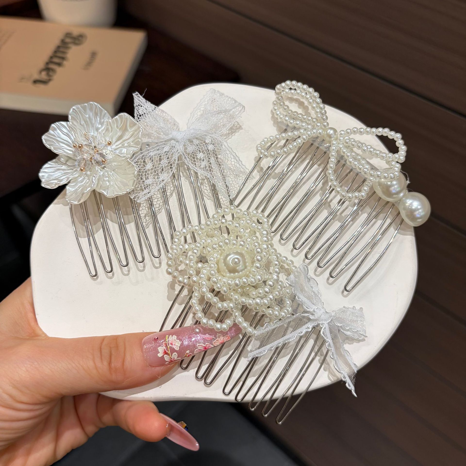 Hi Tech Accessories - Sisir bunga mutiara modis untuk wanita,